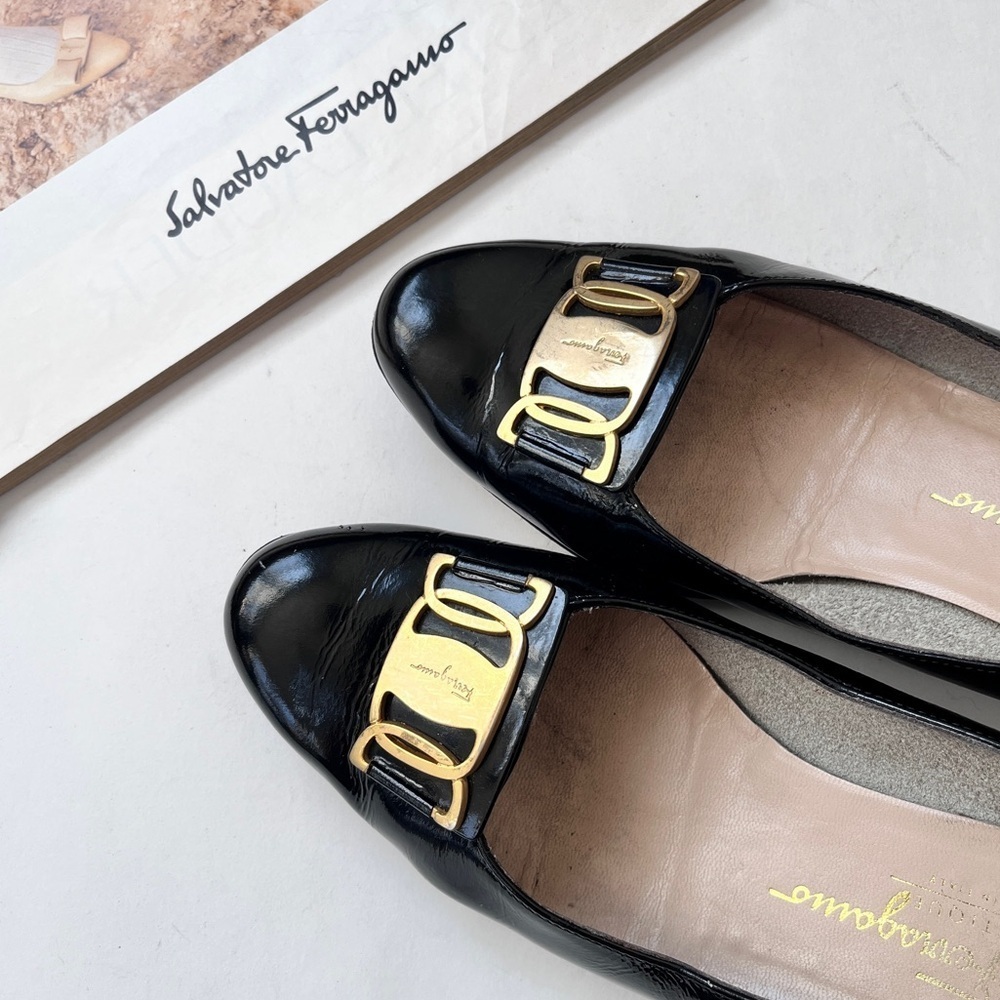Salvatore Ferragamo Black Patent Leather Low Heel Pumps Size 8 C - Picture 2 of 12